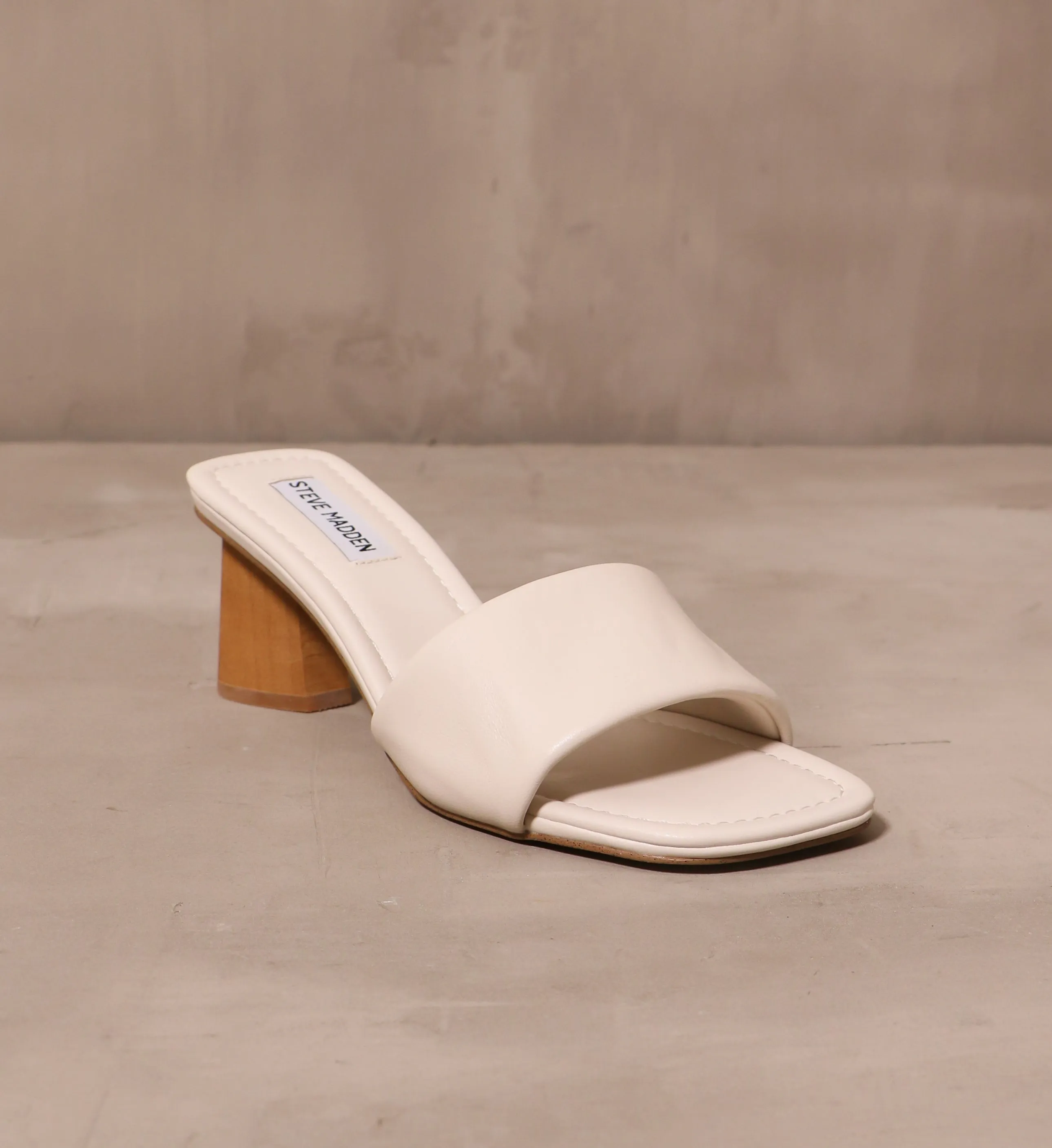 MODERN KINDA GAL HEELS