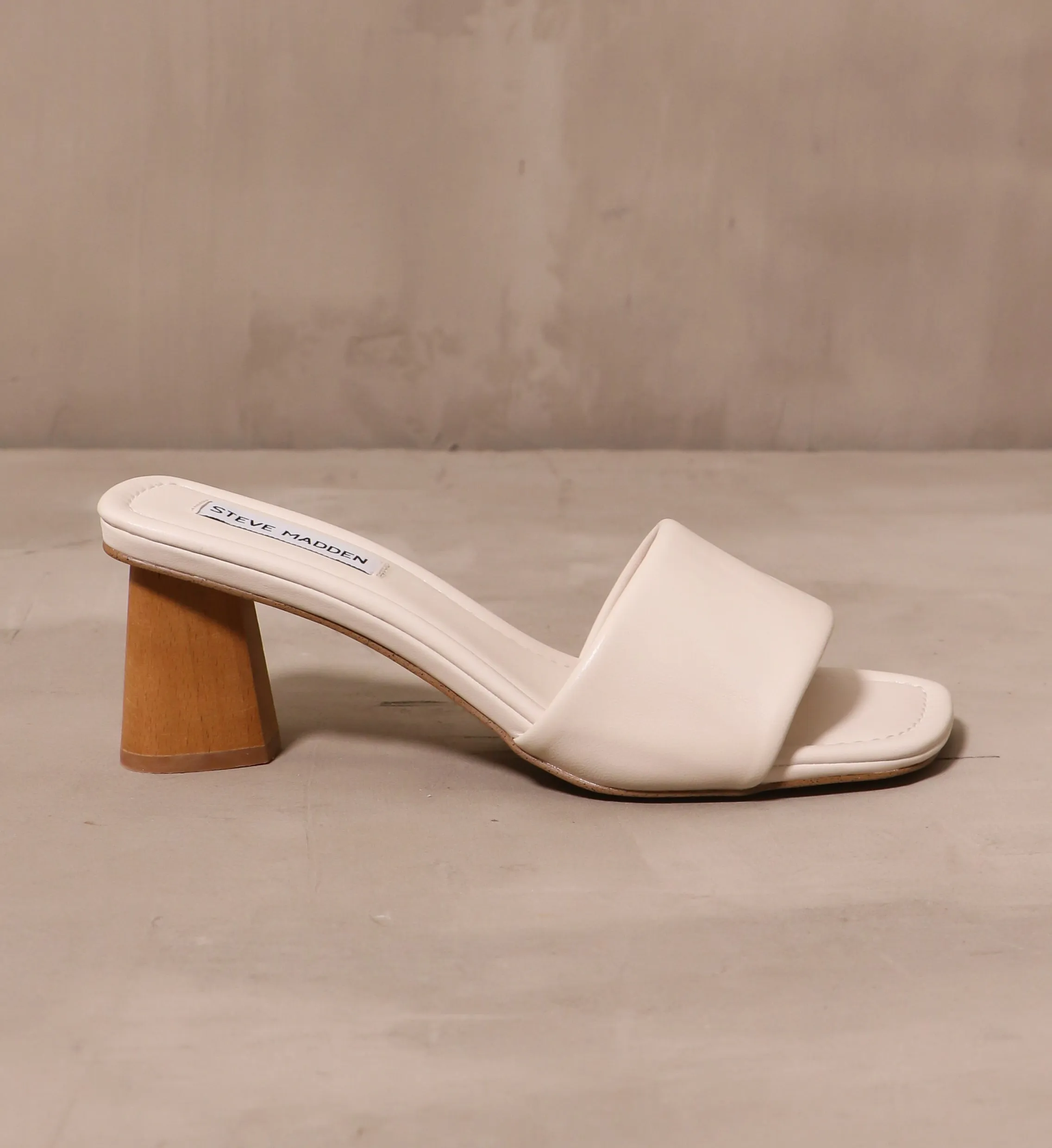 MODERN KINDA GAL HEELS
