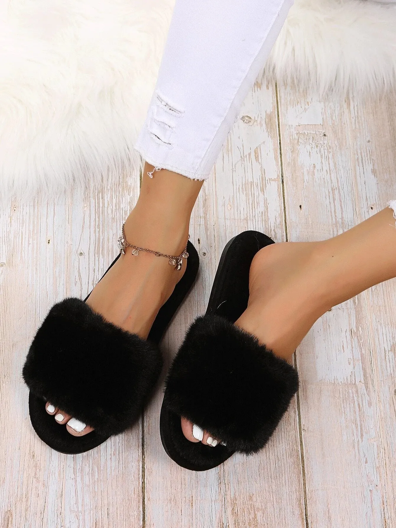 New George Women's Kris Slippers in Black, Sz 5/6